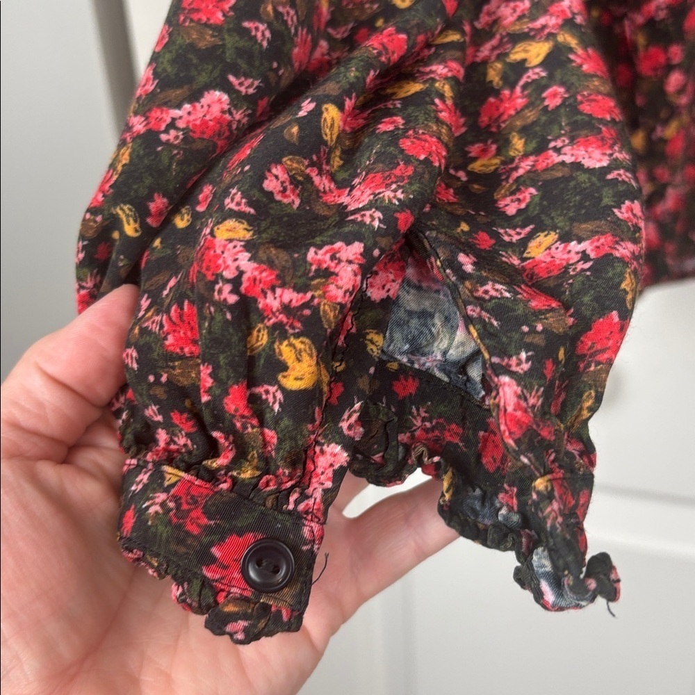 Something Navy Black and Red Floral Blouse - XS - Picture 2 of 7